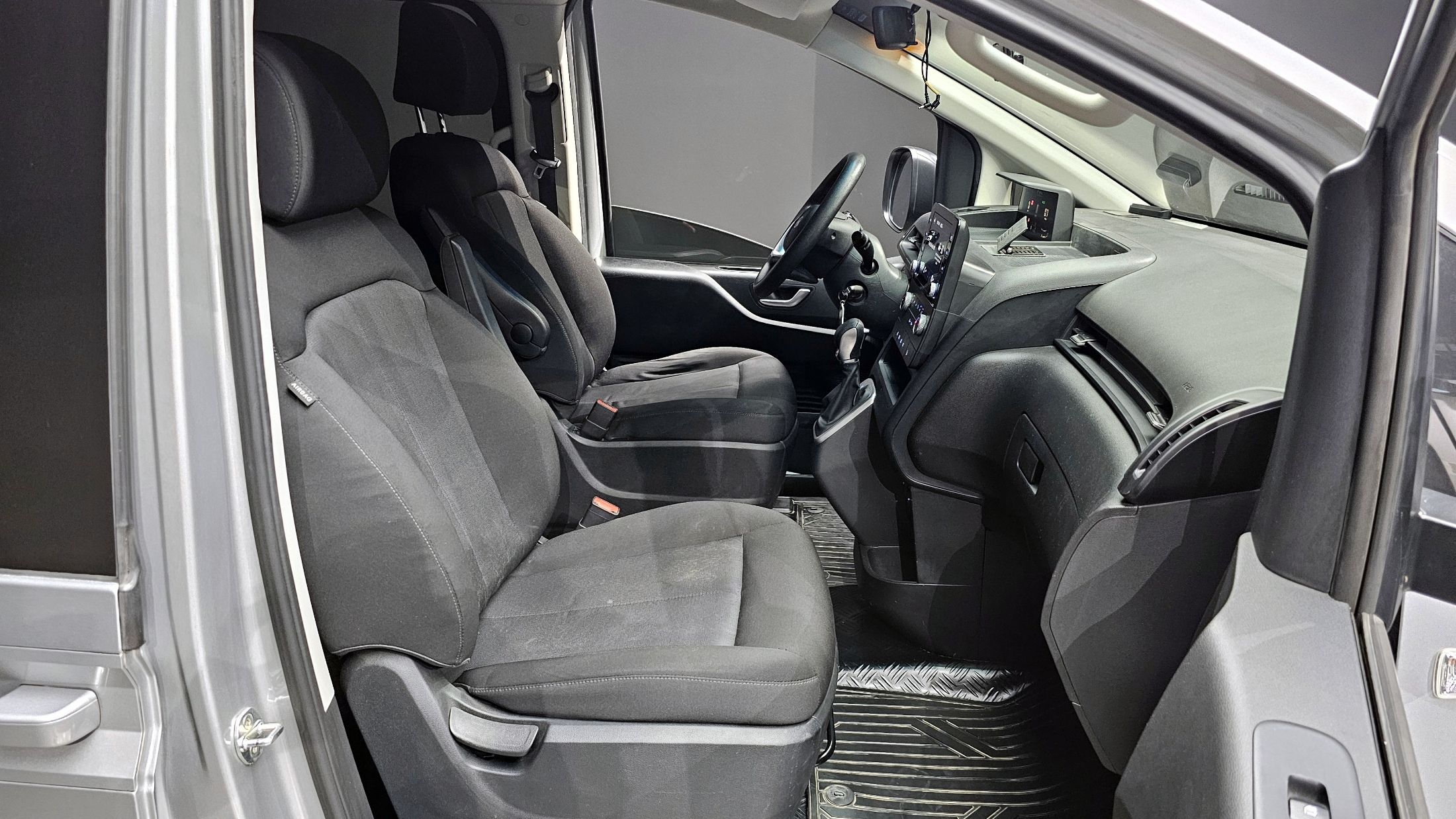 HYUNDAI STARIA 2021