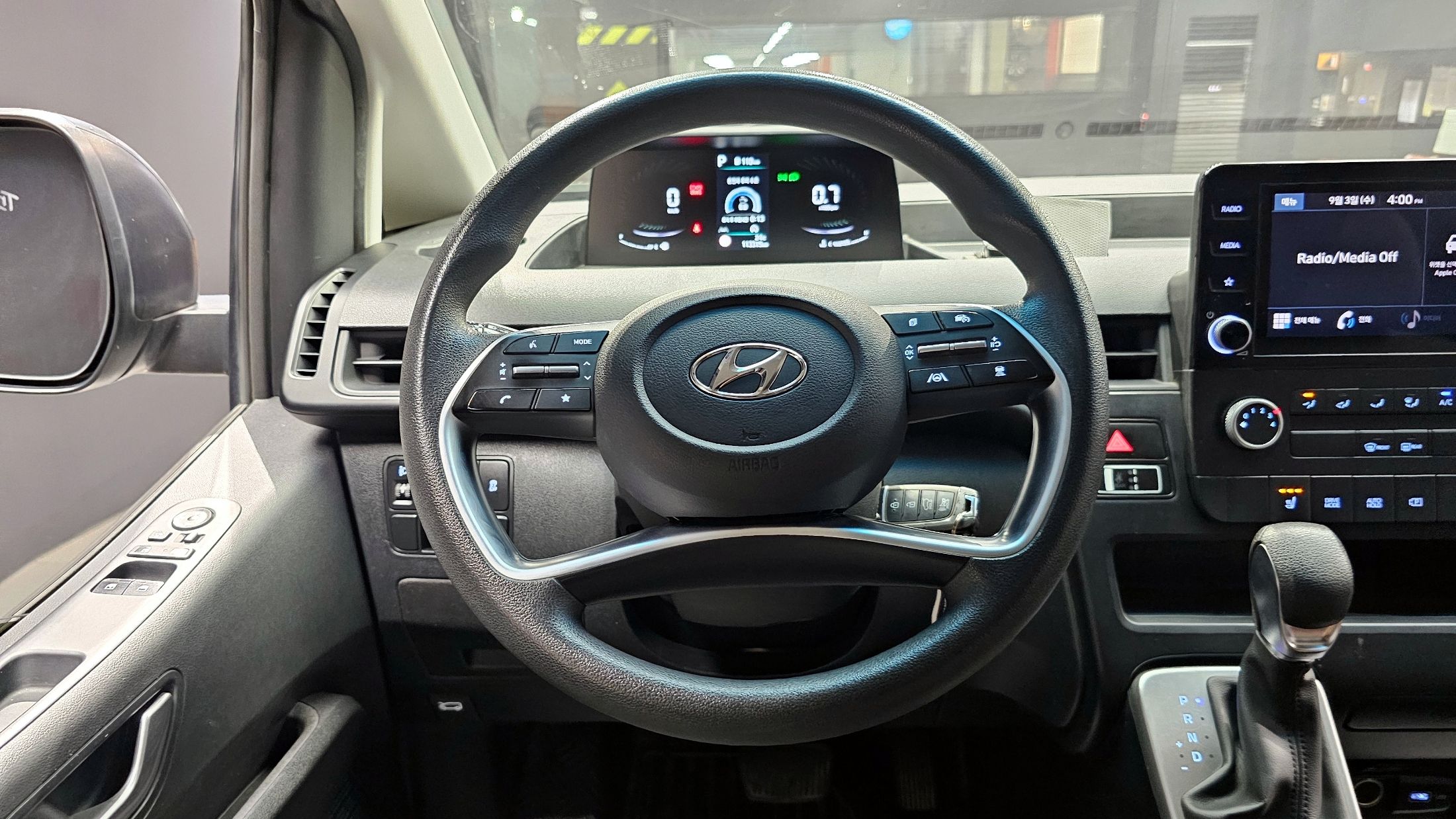 HYUNDAI STARIA 2021