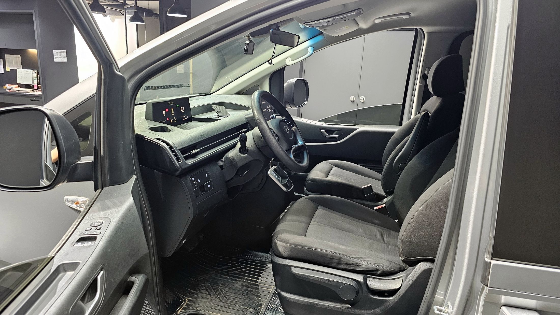 HYUNDAI STARIA 2021