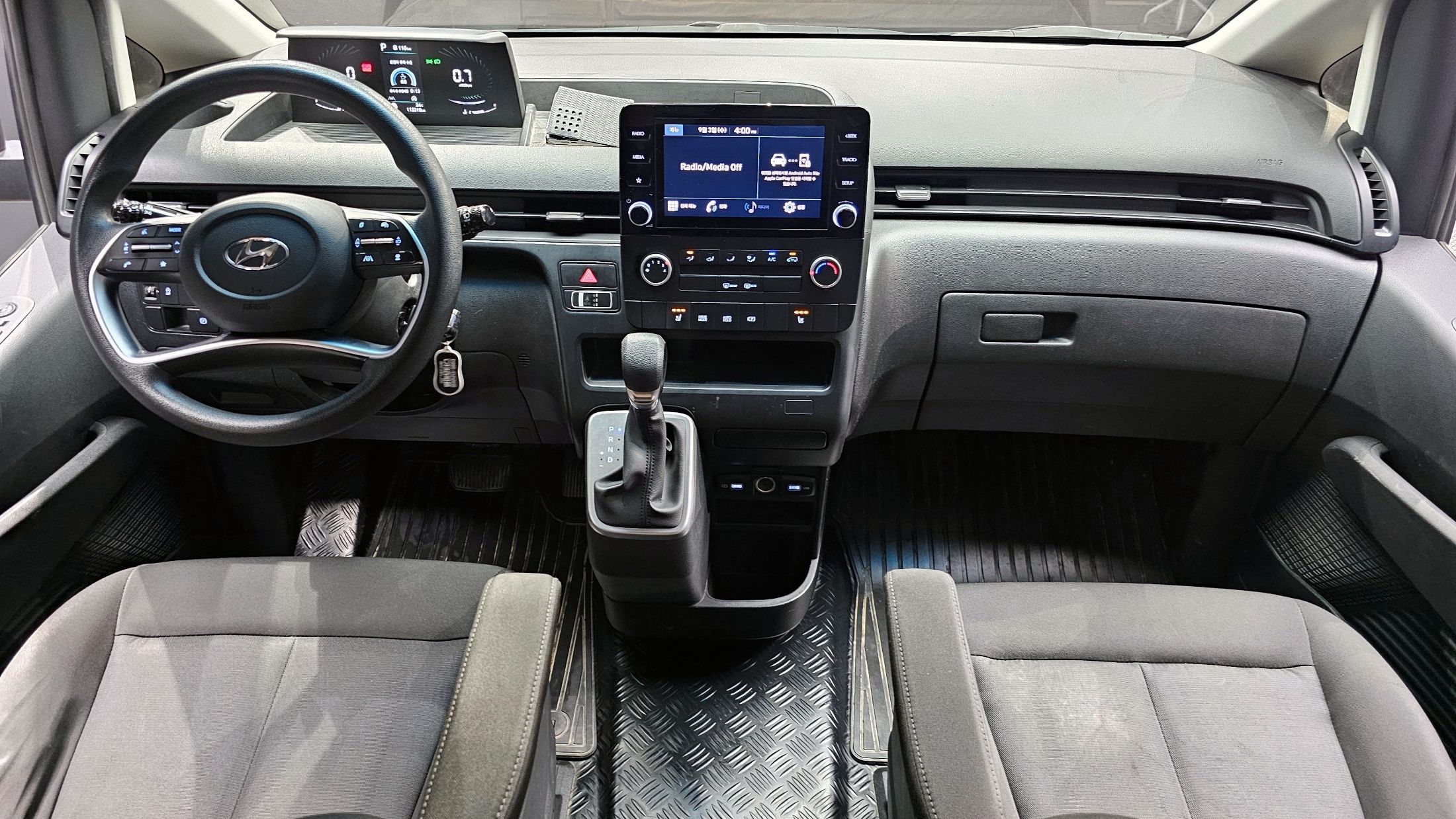 HYUNDAI STARIA 2021