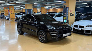 PORSCHE MACAN 2016