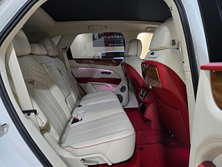 BENTLEY BENTAYGA 2023