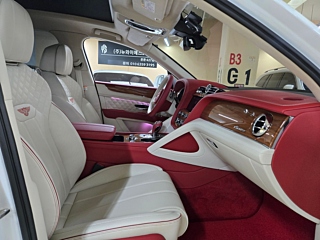 BENTLEY BENTAYGA 2023