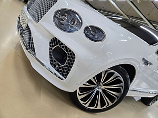 BENTLEY BENTAYGA 2023