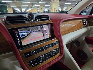 BENTLEY BENTAYGA 2023