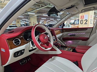 BENTLEY BENTAYGA 2023