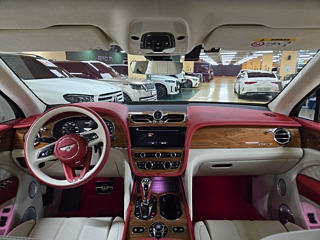 BENTLEY BENTAYGA 2023