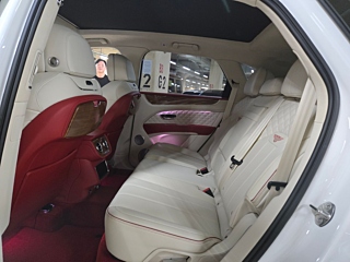 BENTLEY BENTAYGA 2023