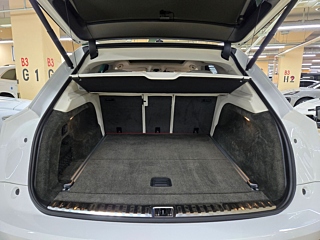 BENTLEY BENTAYGA 2023