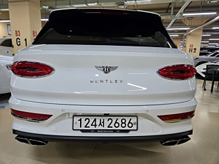 BENTLEY BENTAYGA 2023