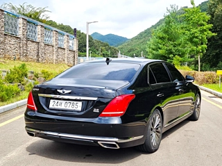 GENESIS EQ900 2016