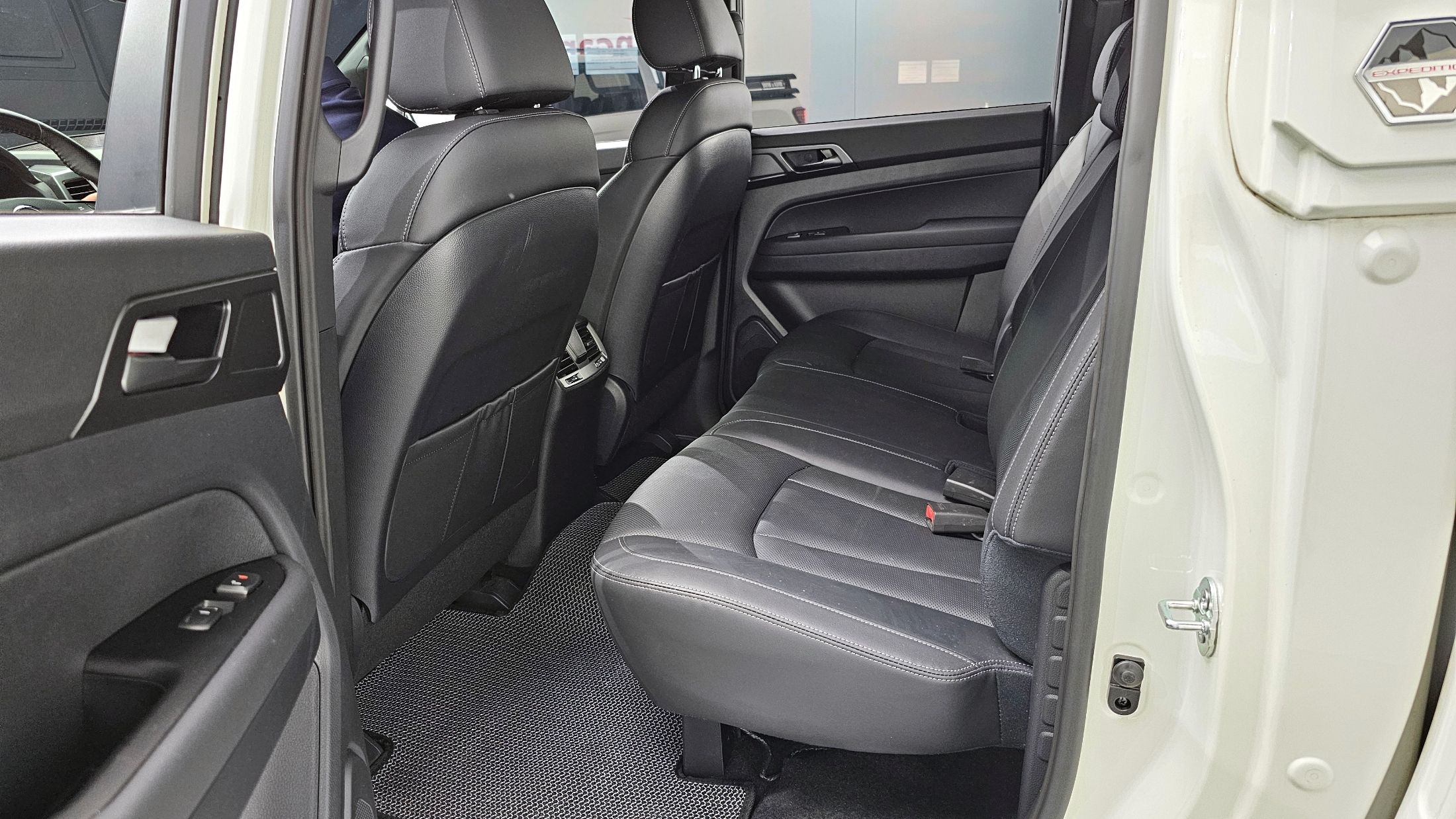 SSANGYONG REXTON SPORTS CAR 2022