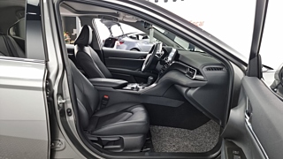 TOYOTA CAMRY XV70  2.5 XLE Hybrid 2024