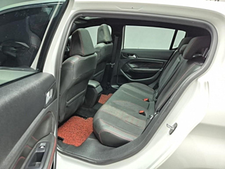 PEUGEOT 308 2018