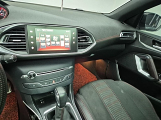 PEUGEOT 308 2018