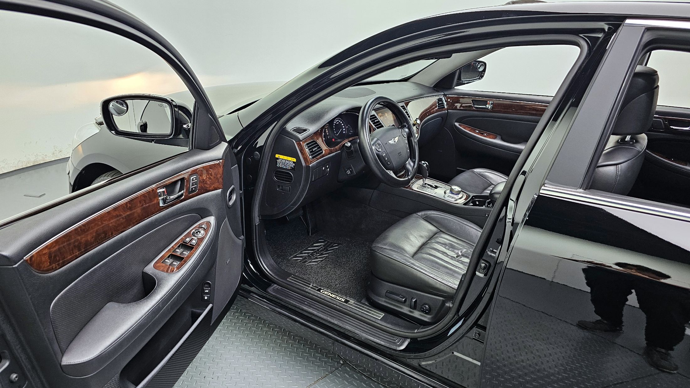 HYUNDAI GENESIS 2009