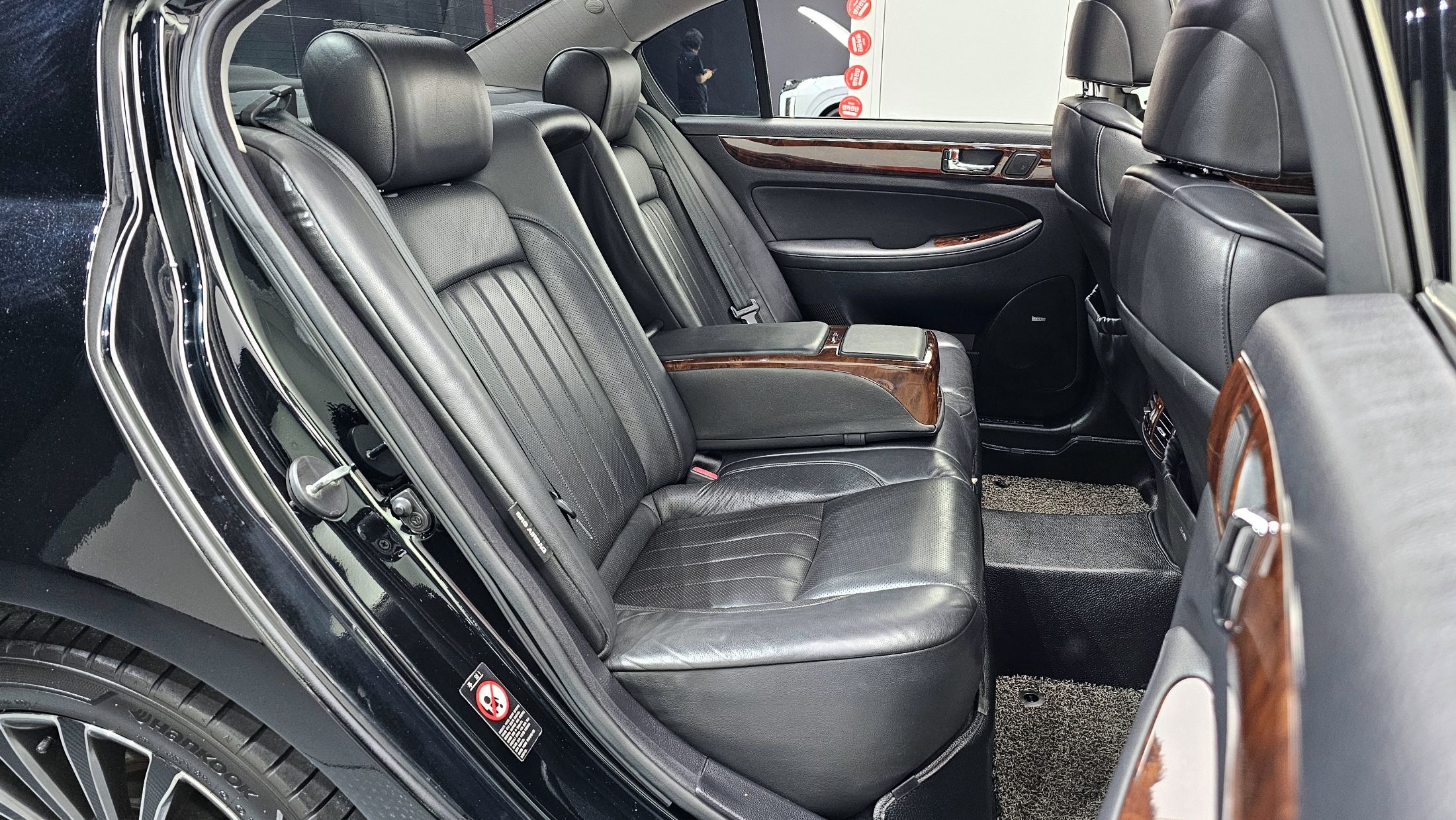 HYUNDAI GENESIS 2009