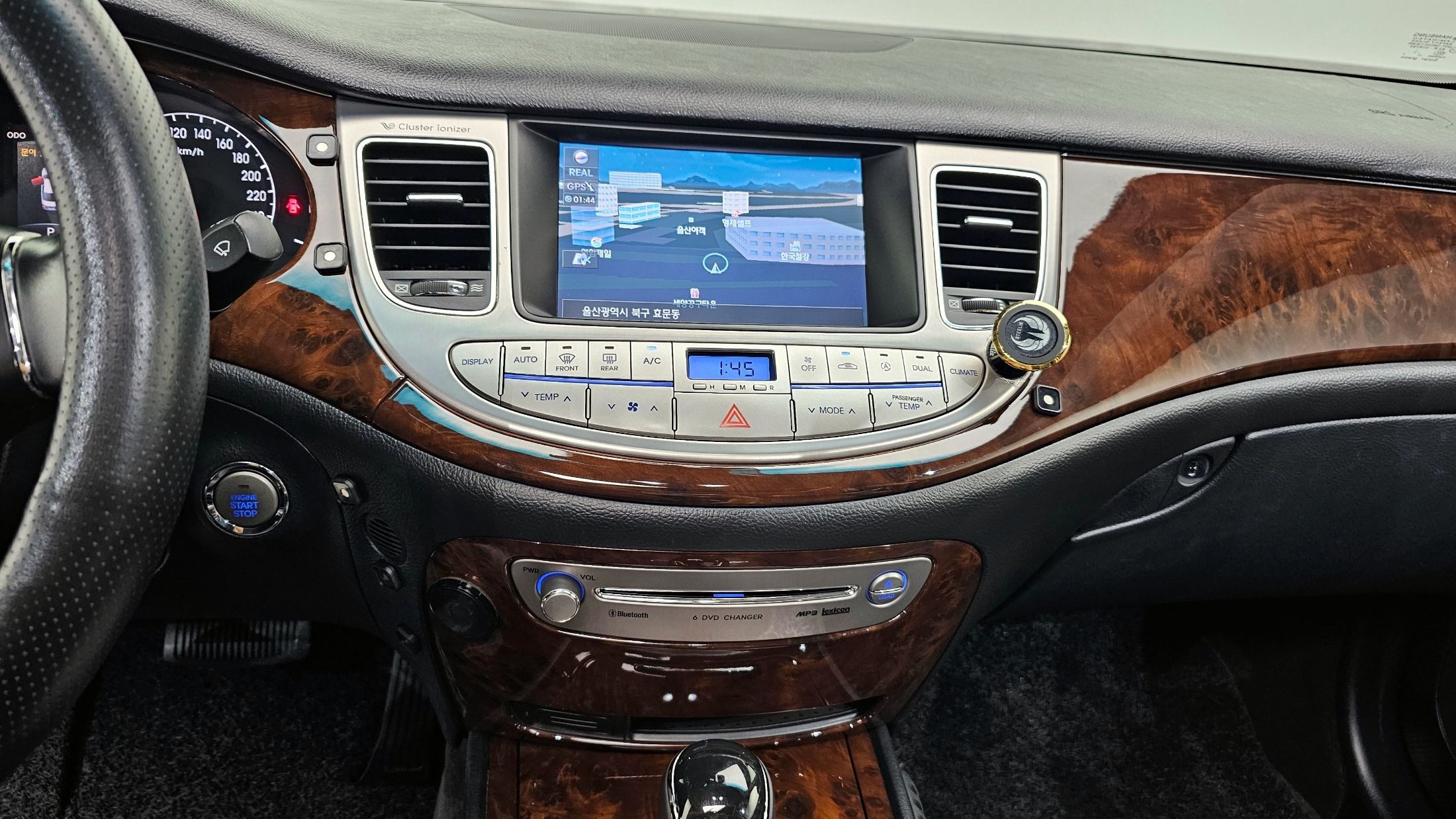 HYUNDAI GENESIS 2009