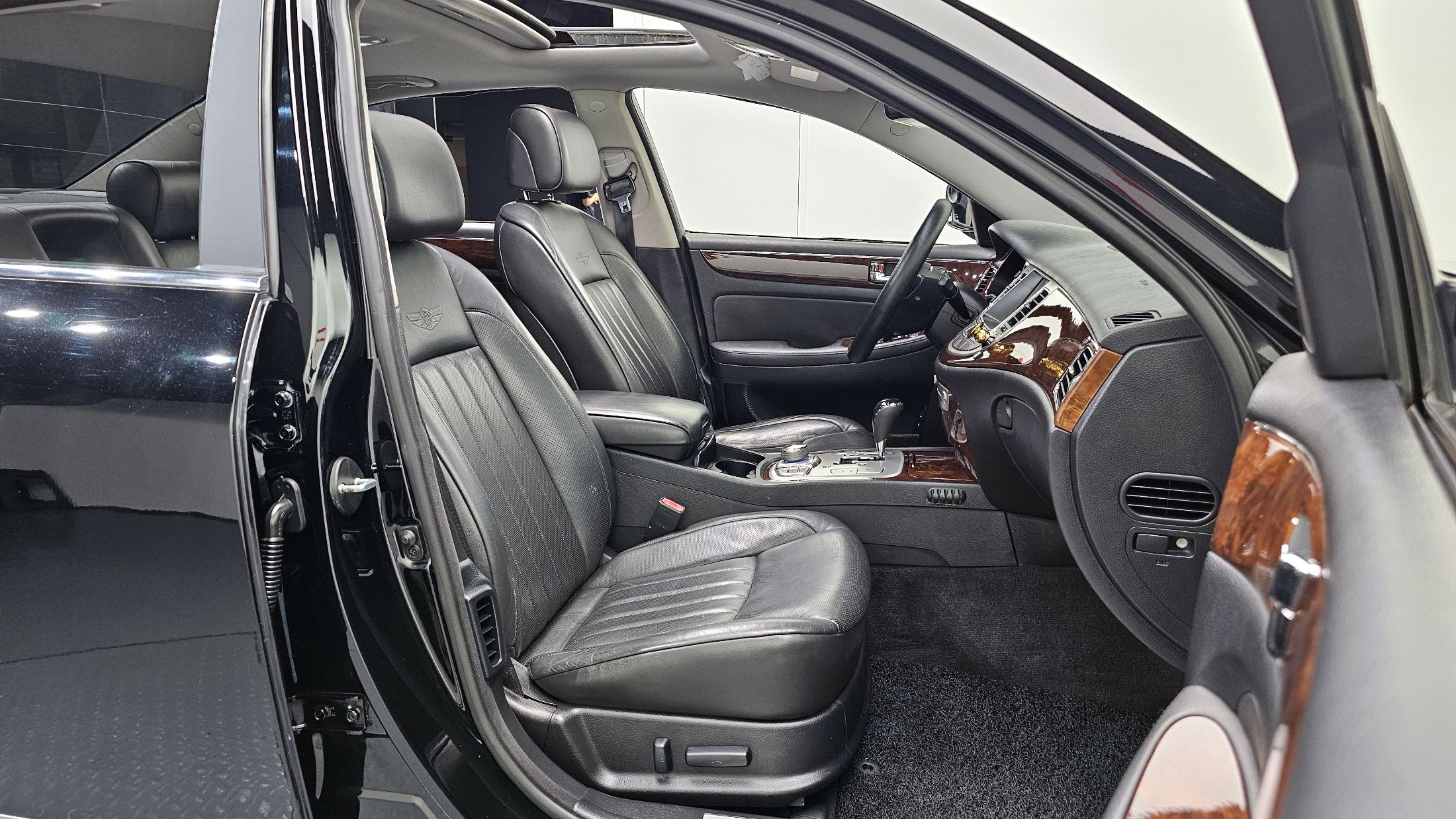 HYUNDAI GENESIS 2009