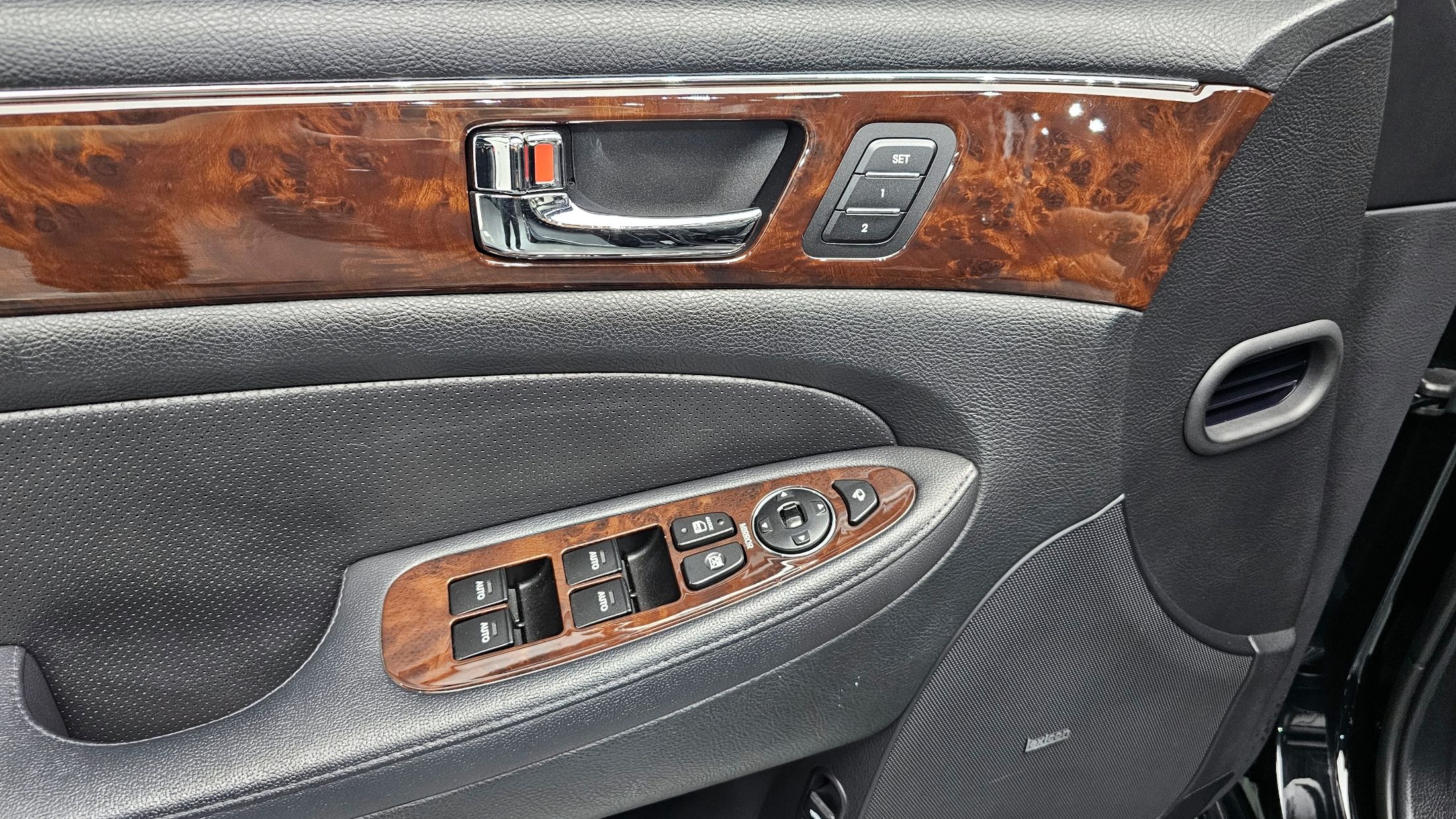 HYUNDAI GENESIS 2009