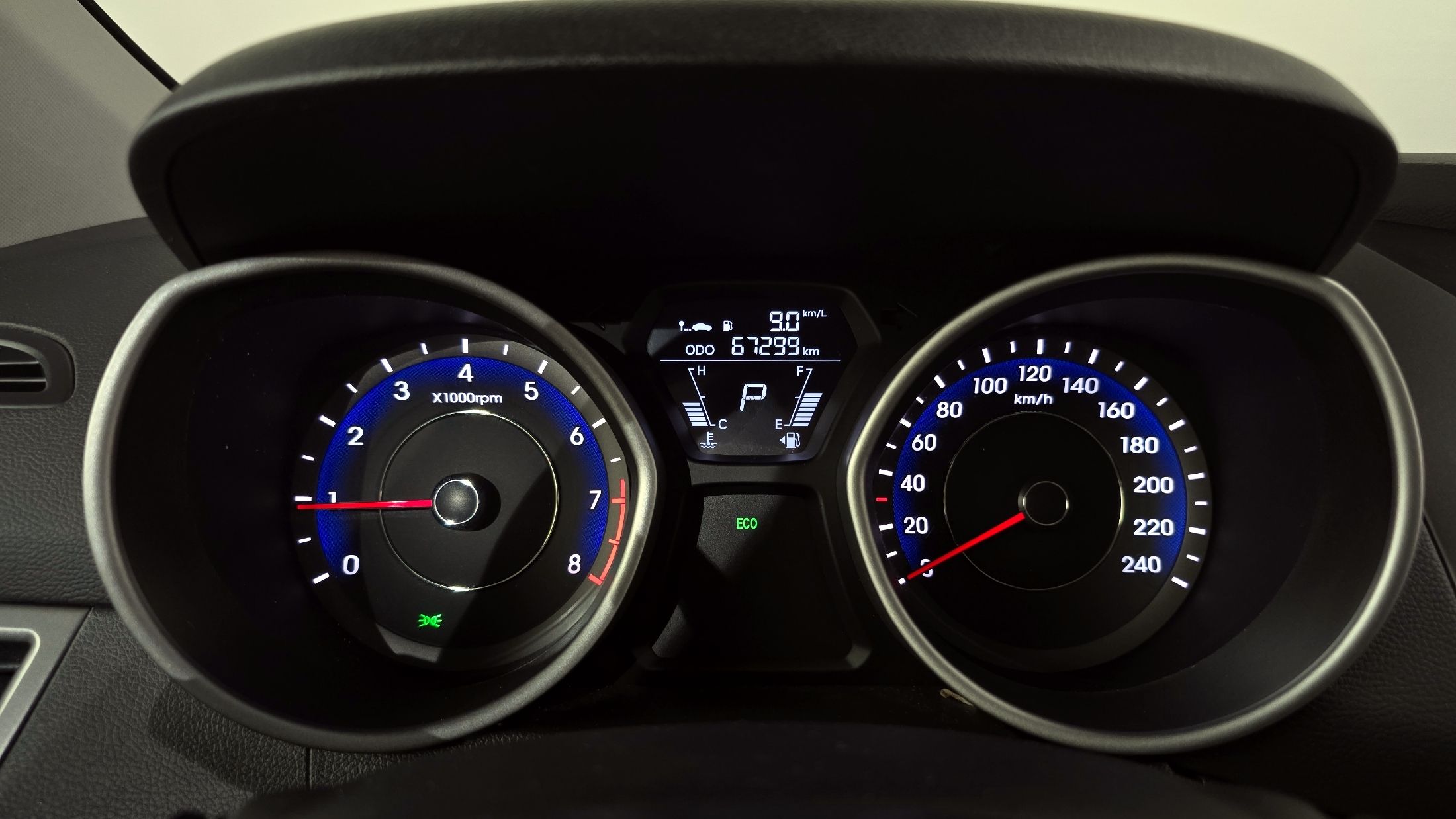 HYUNDAI AVANTE MD 2011