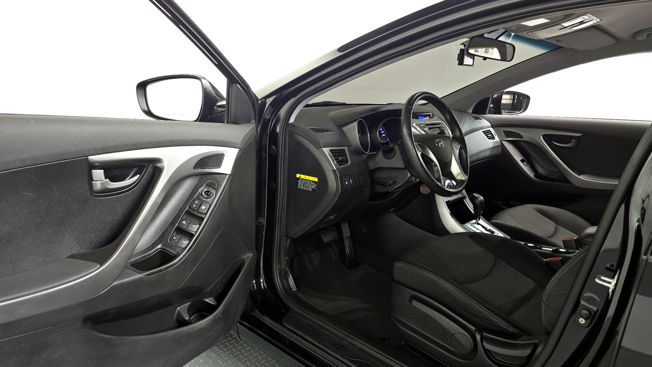HYUNDAI AVANTE MD 2011