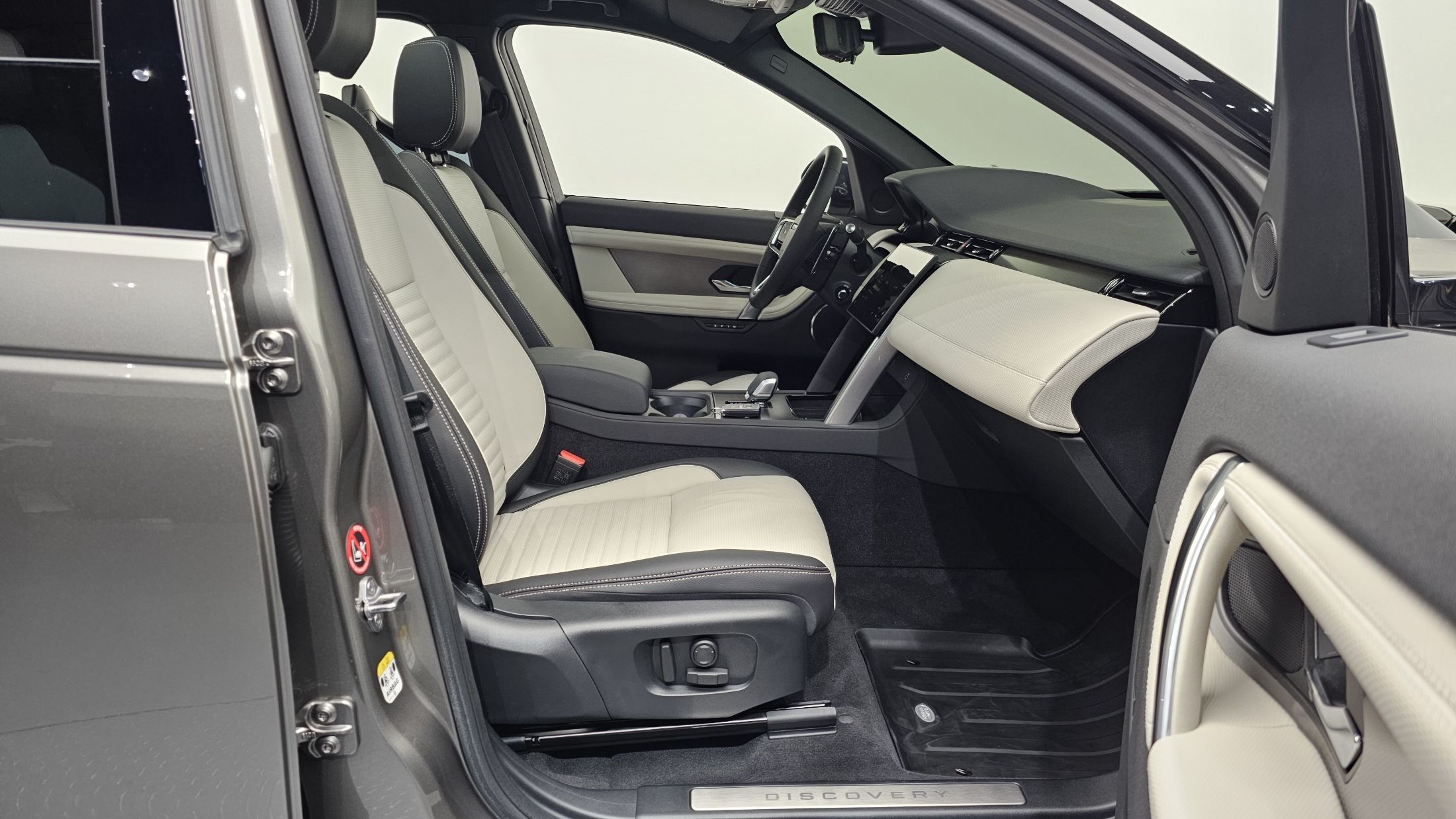 LAND ROVER DISCOVERY SPORT 2024