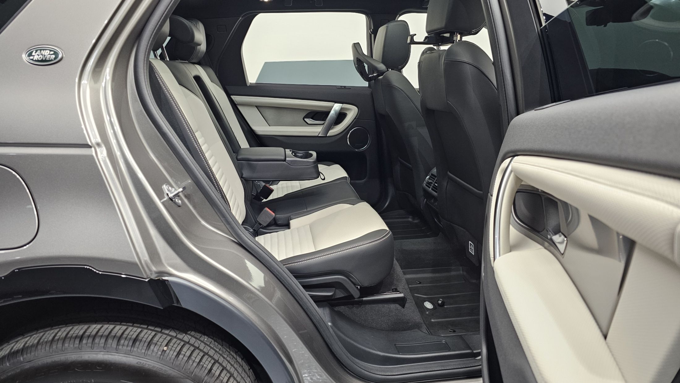 LAND ROVER DISCOVERY SPORT 2024