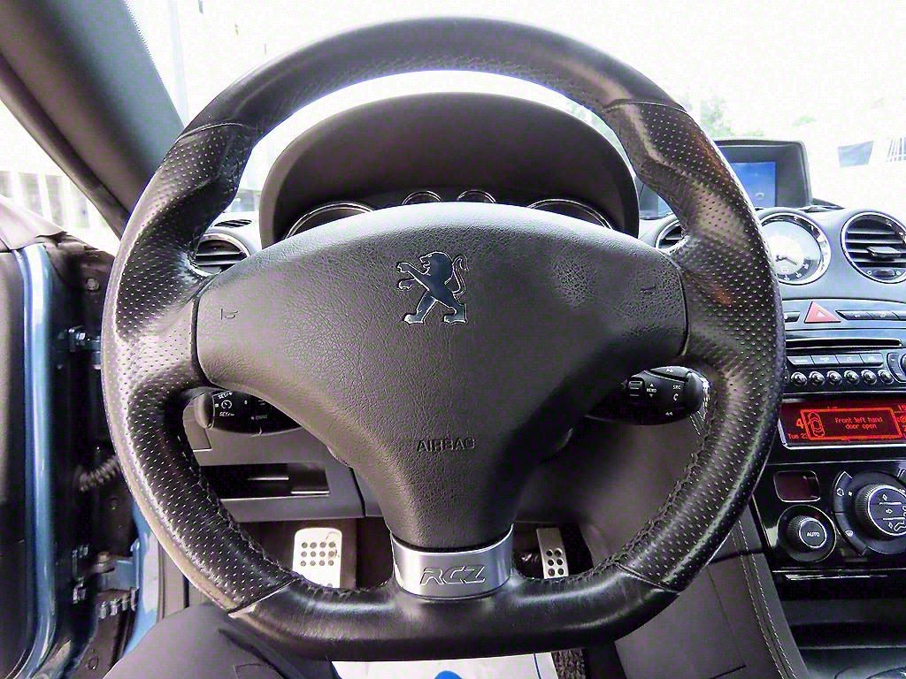 PEUGEOT RCZ 2011