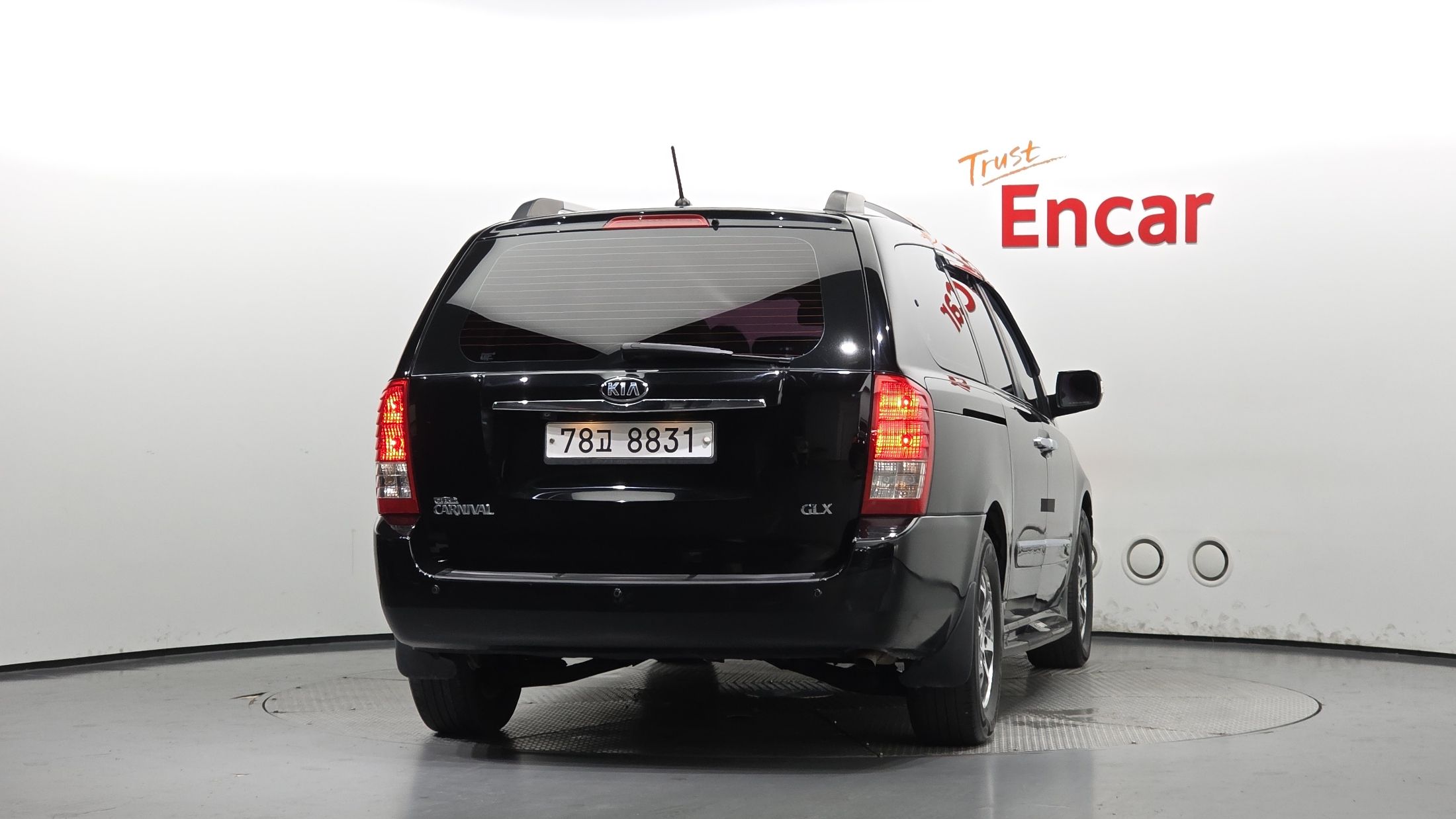KIA CARNIVAL R 2013