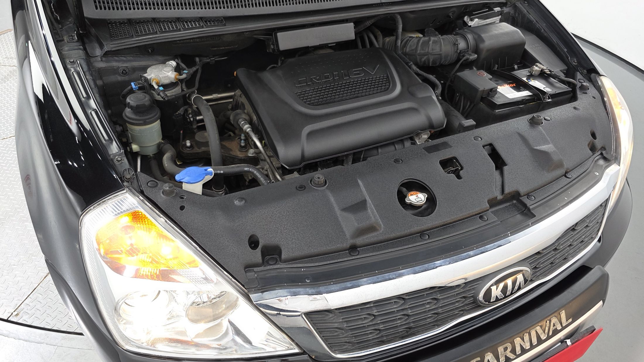KIA CARNIVAL R 2013