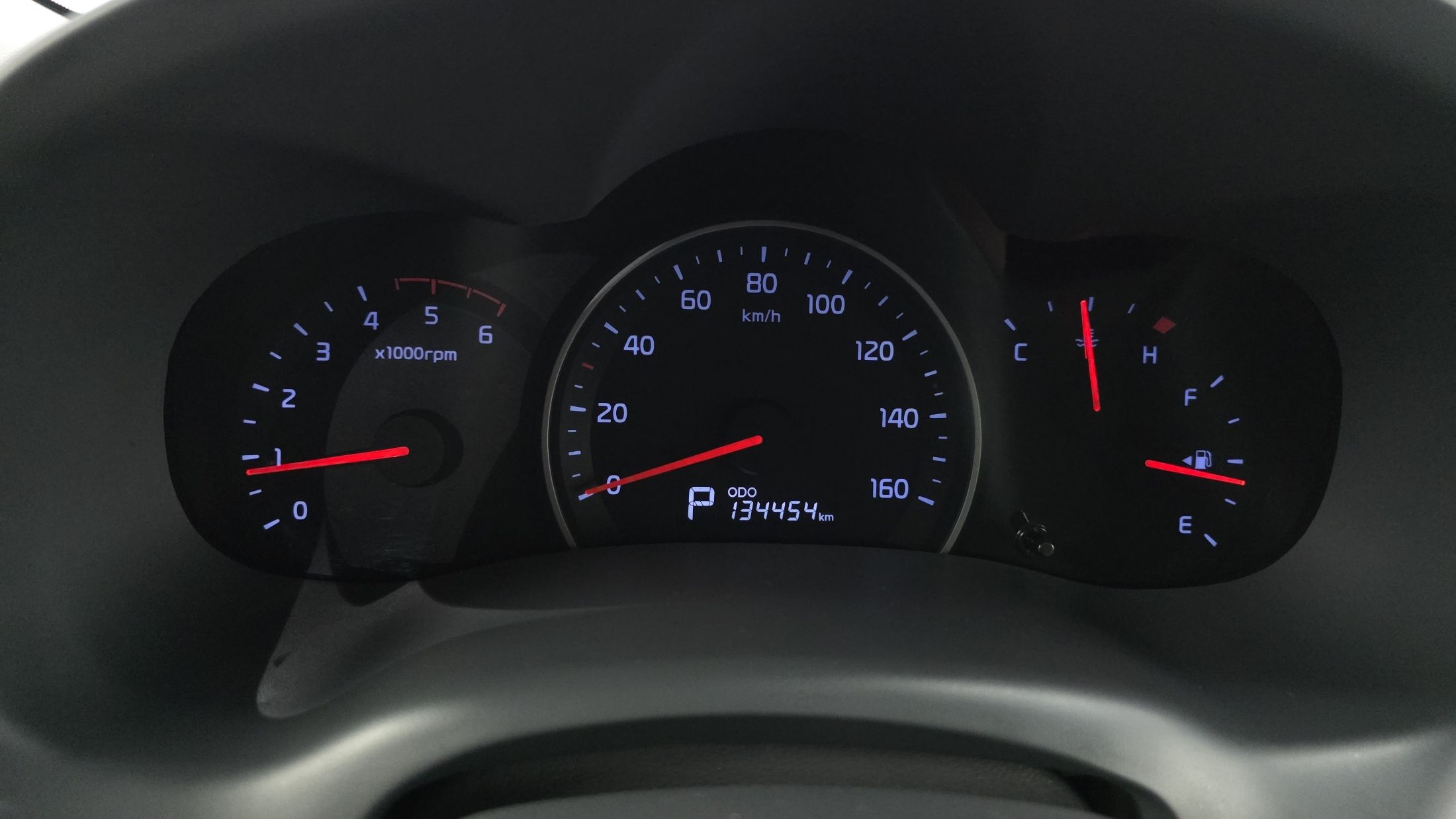KIA CARNIVAL R 2013