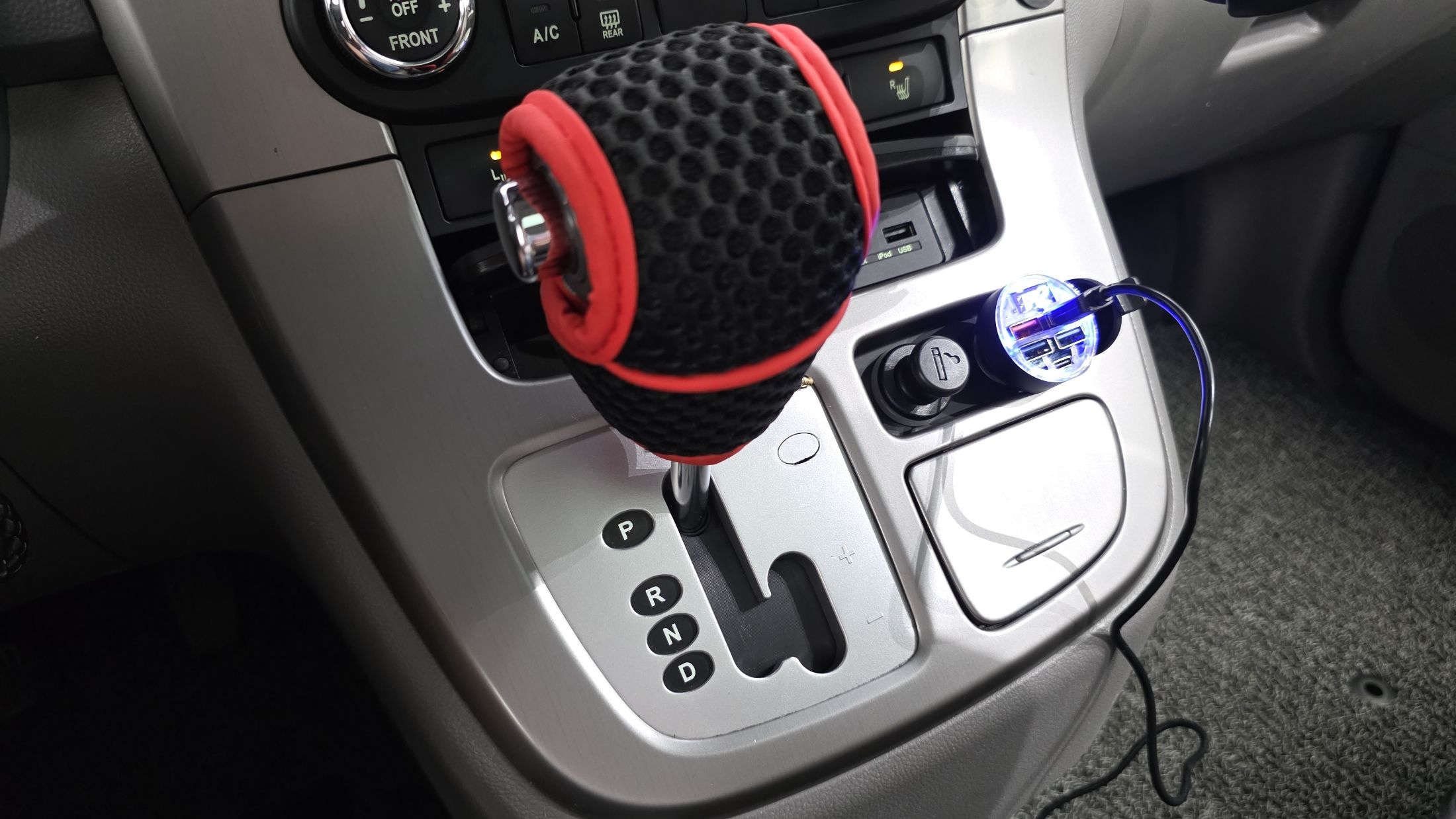 KIA CARNIVAL R 2013