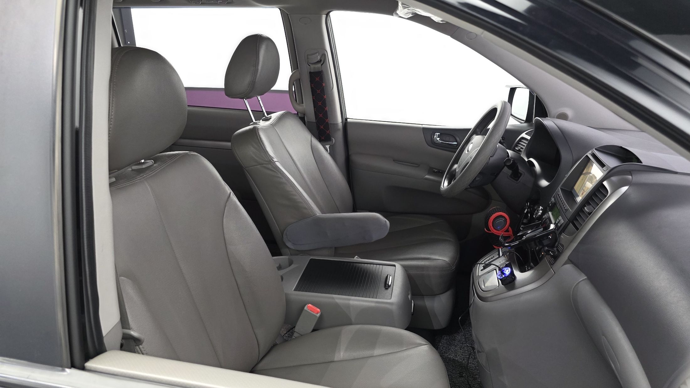 KIA CARNIVAL R 2013