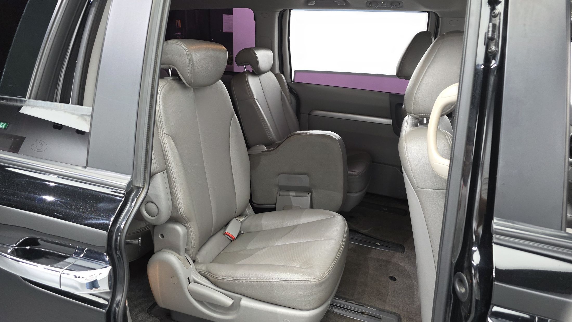 KIA CARNIVAL R 2013