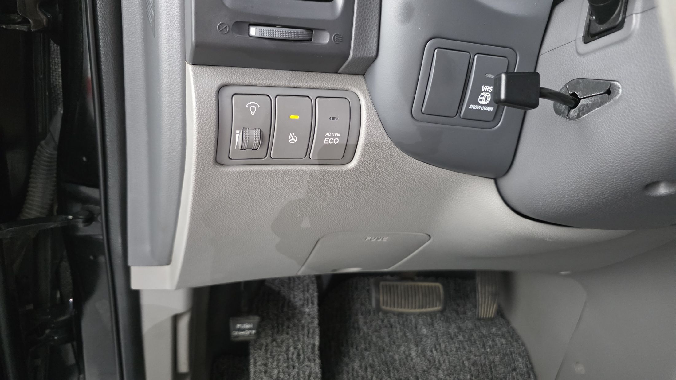 KIA CARNIVAL R 2013