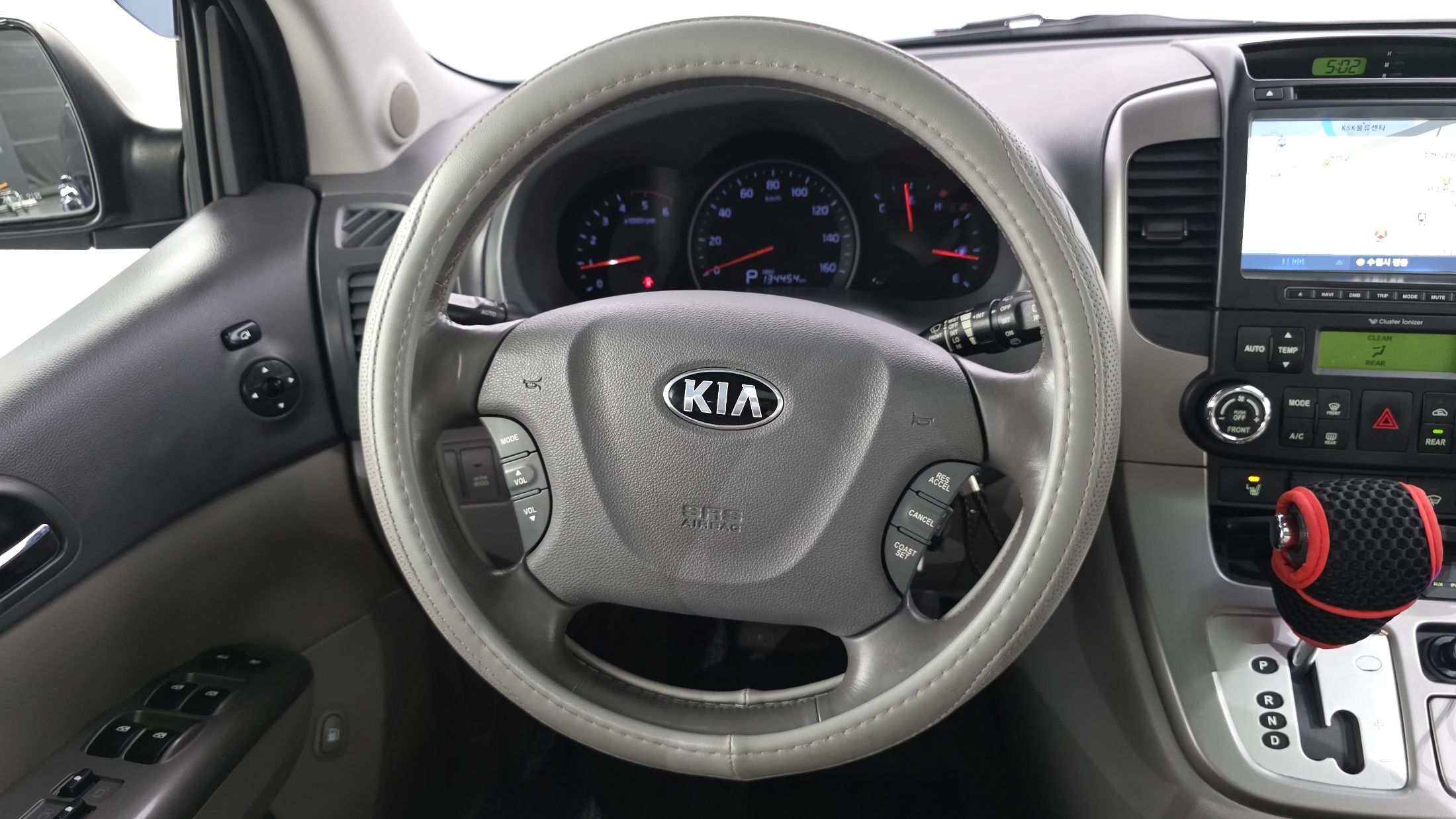 KIA CARNIVAL R 2013