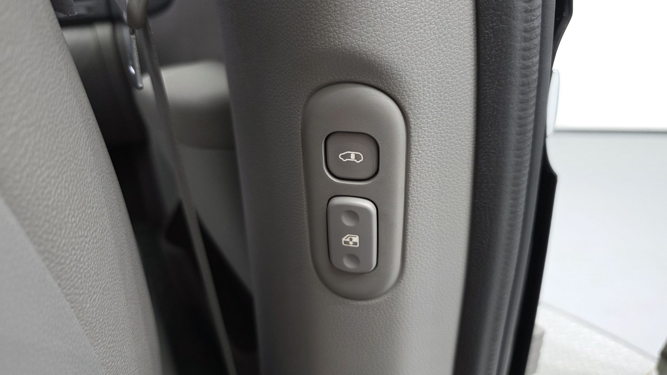 KIA CARNIVAL R 2013