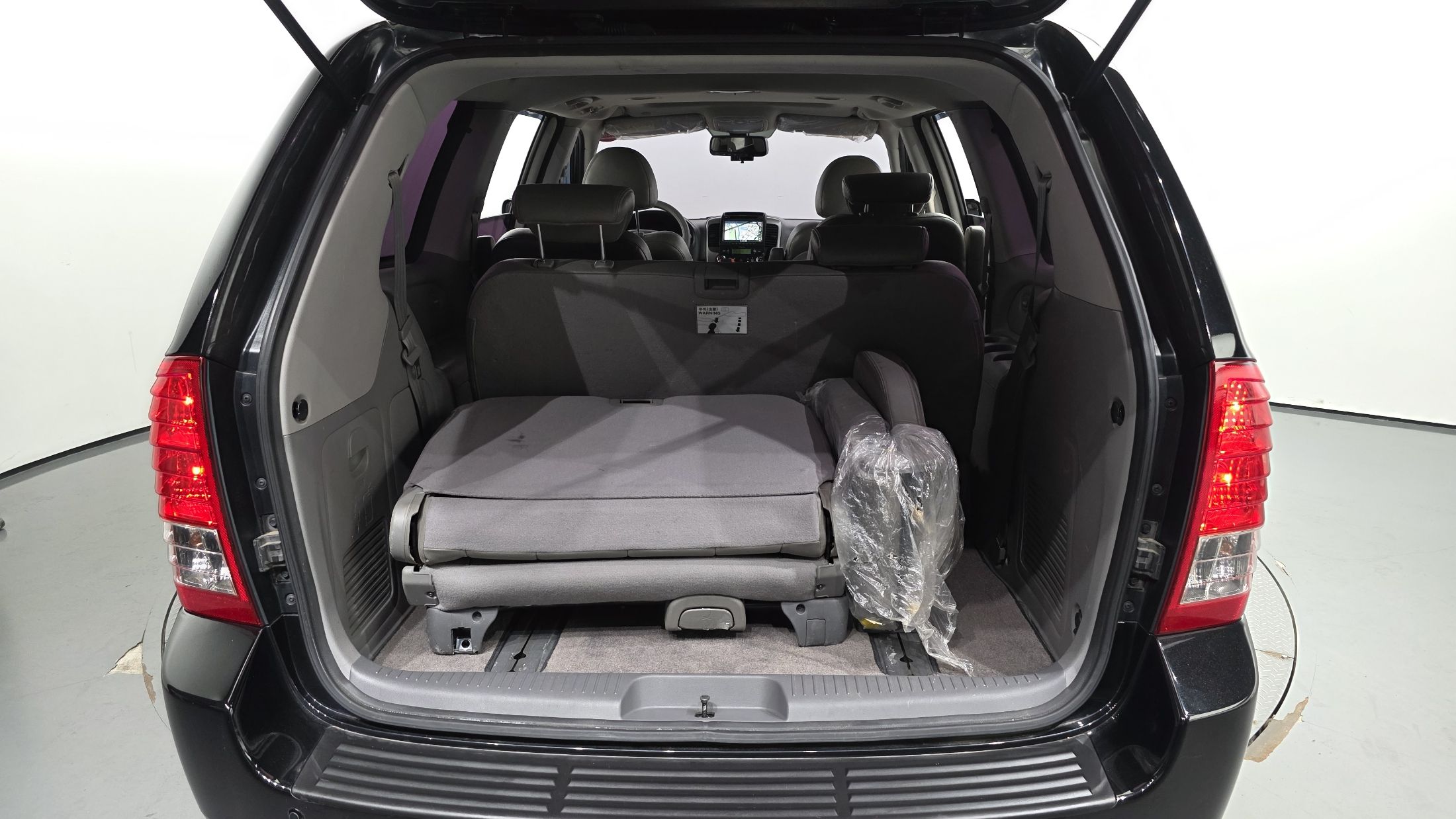 KIA CARNIVAL R 2013