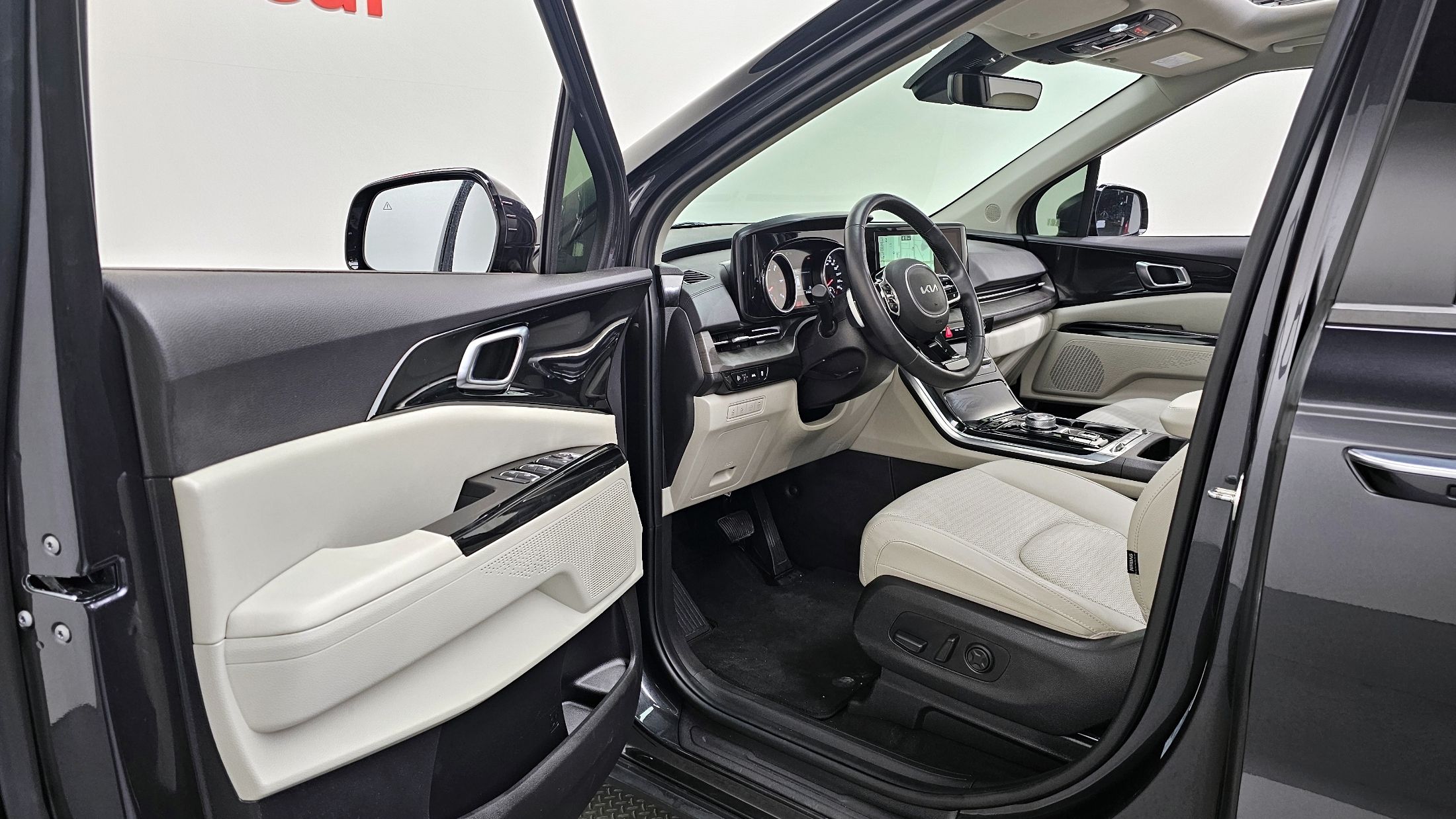 KIA CARNIVAL 2023