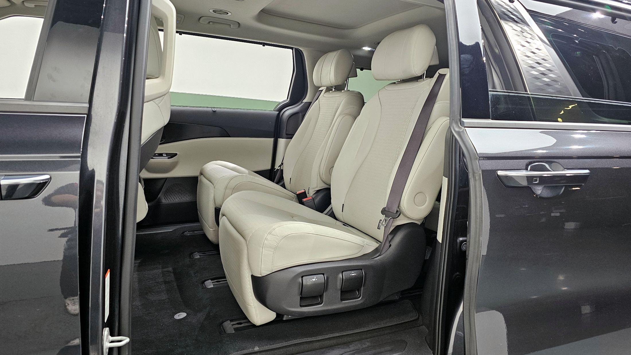 KIA CARNIVAL 2023