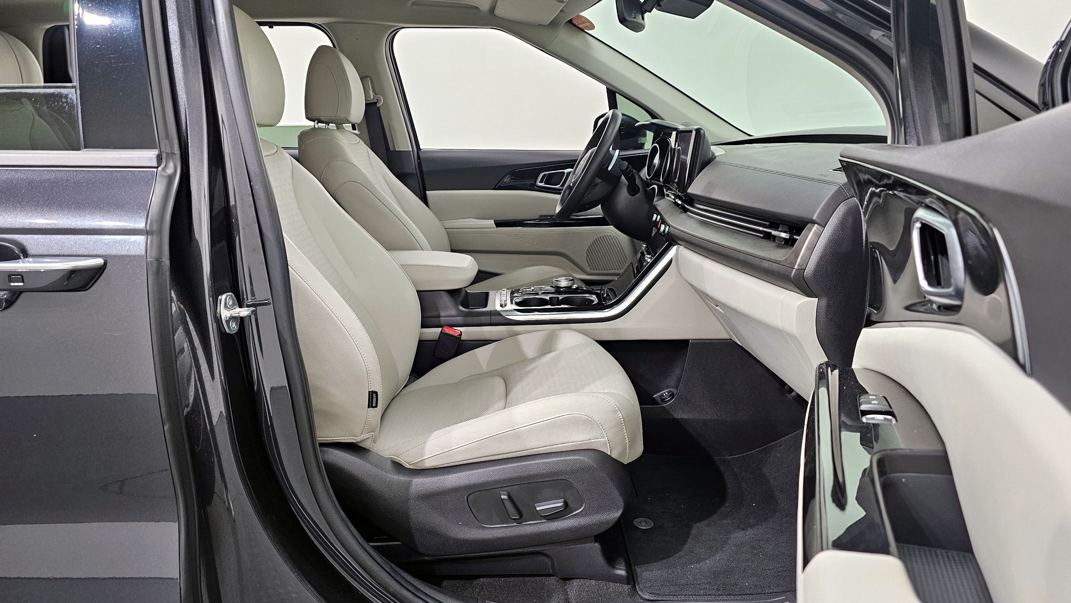 KIA CARNIVAL 2023