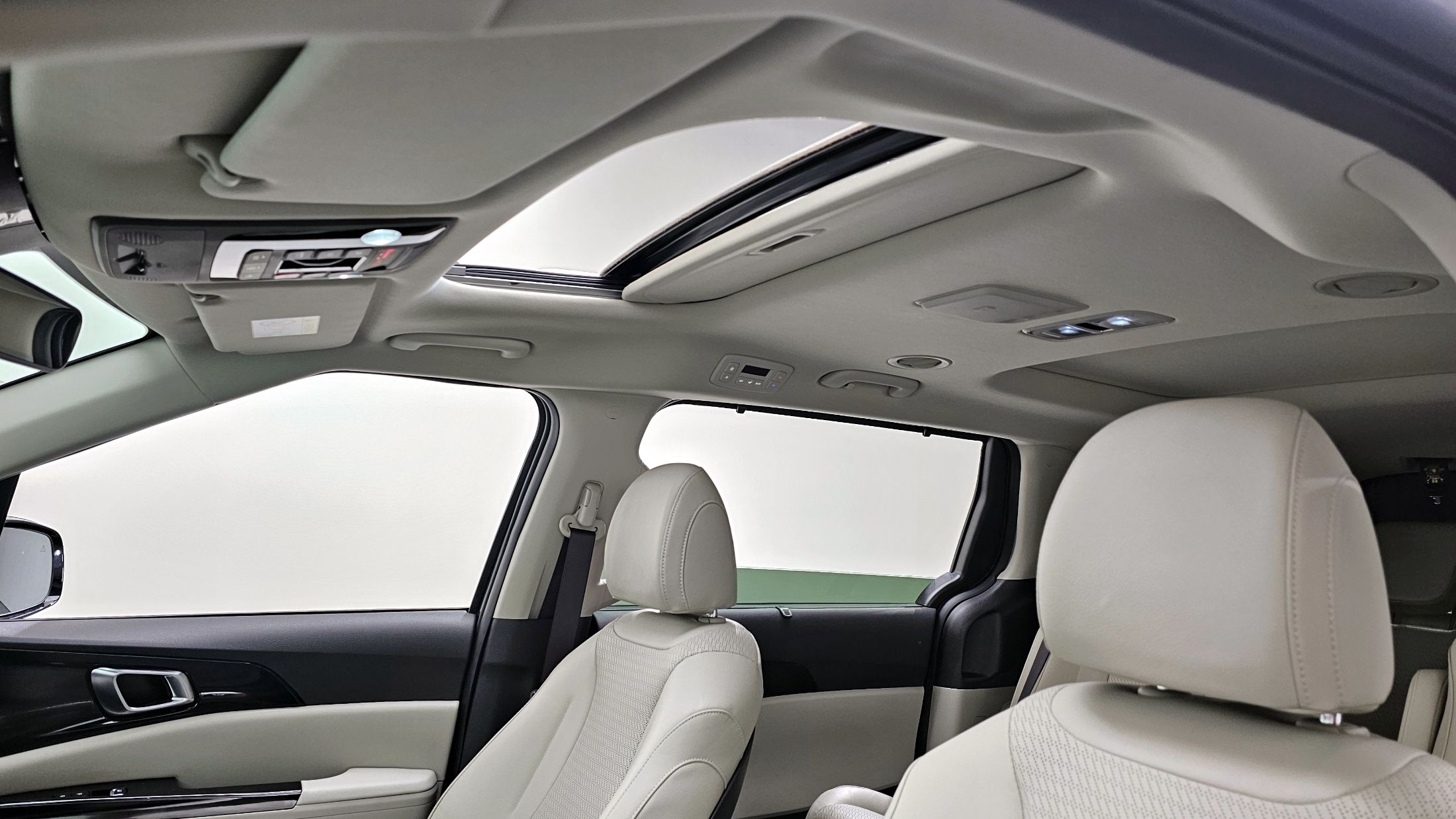 KIA CARNIVAL 2023