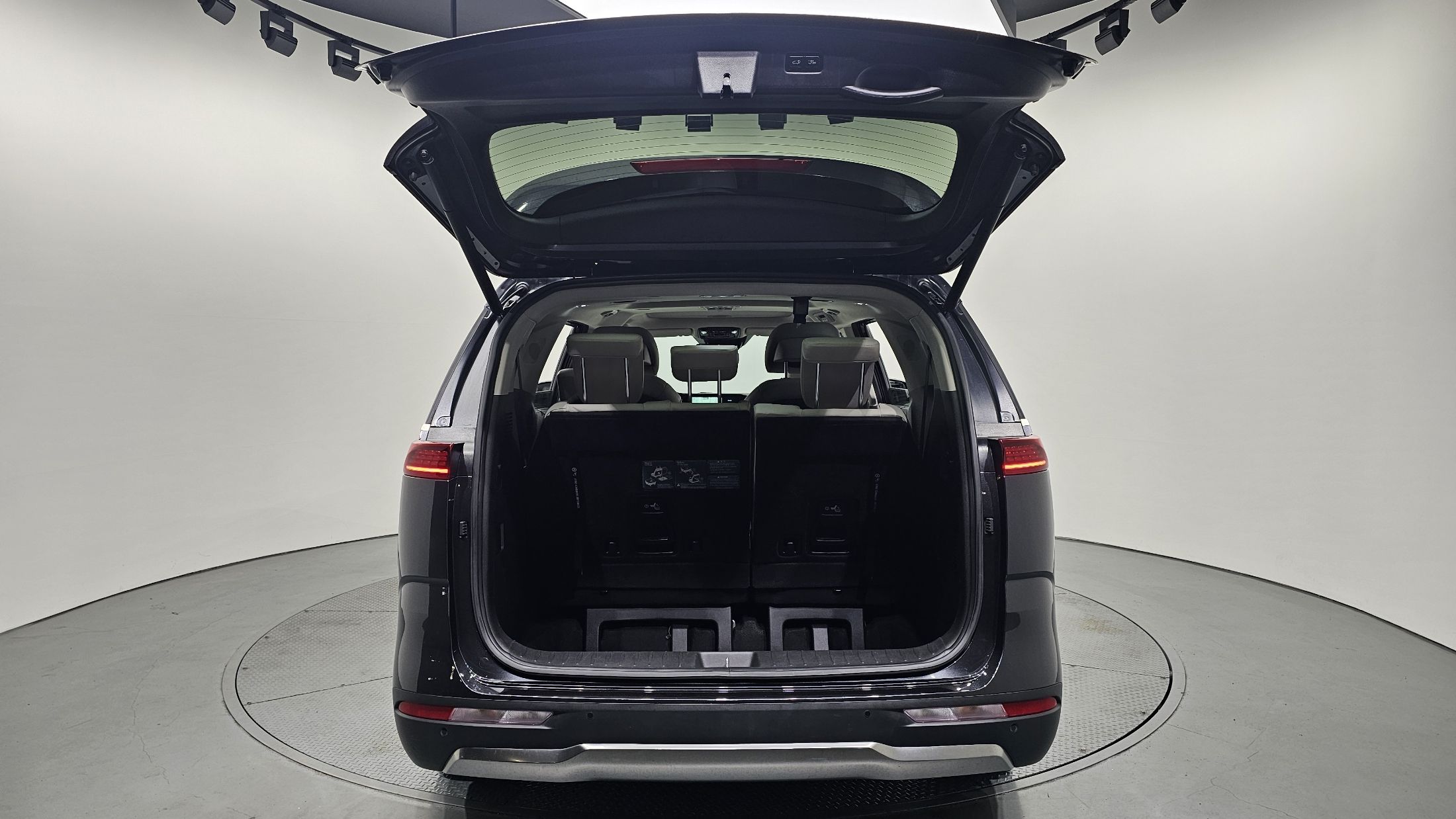 KIA CARNIVAL 2023