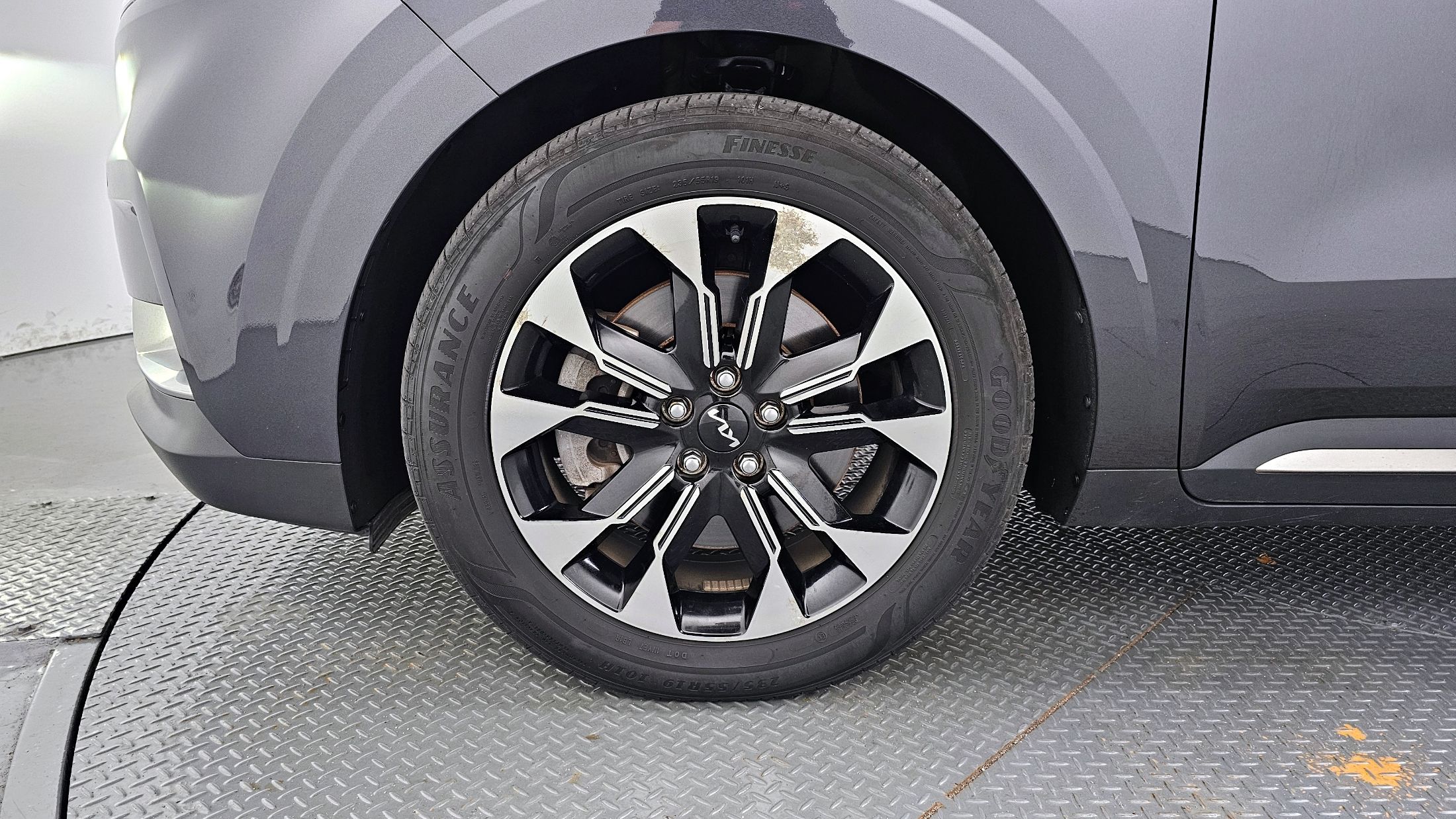 KIA CARNIVAL 2023