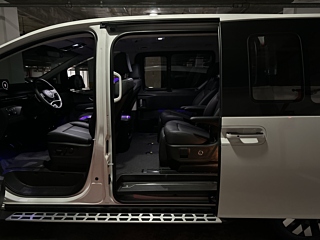 HYUNDAI STARIA 2025