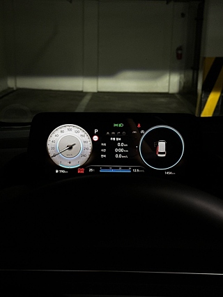 HYUNDAI STARIA 2025