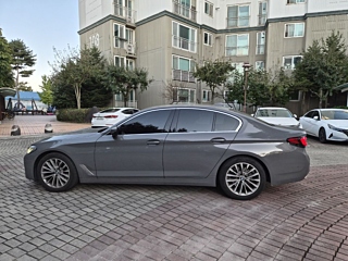 BMW 5-SERIES G30 2021
