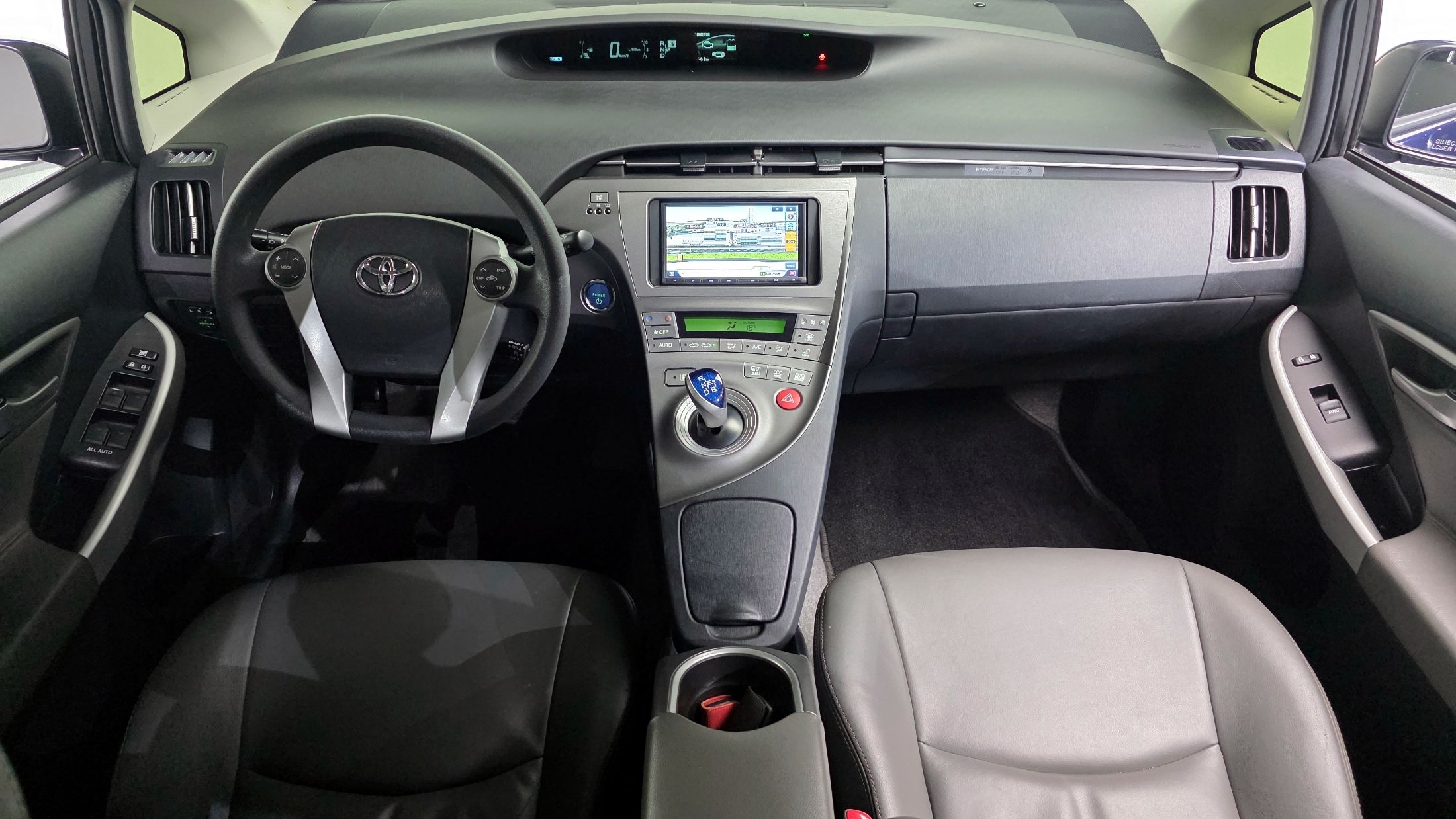 TOYOTA PRIUS 2012