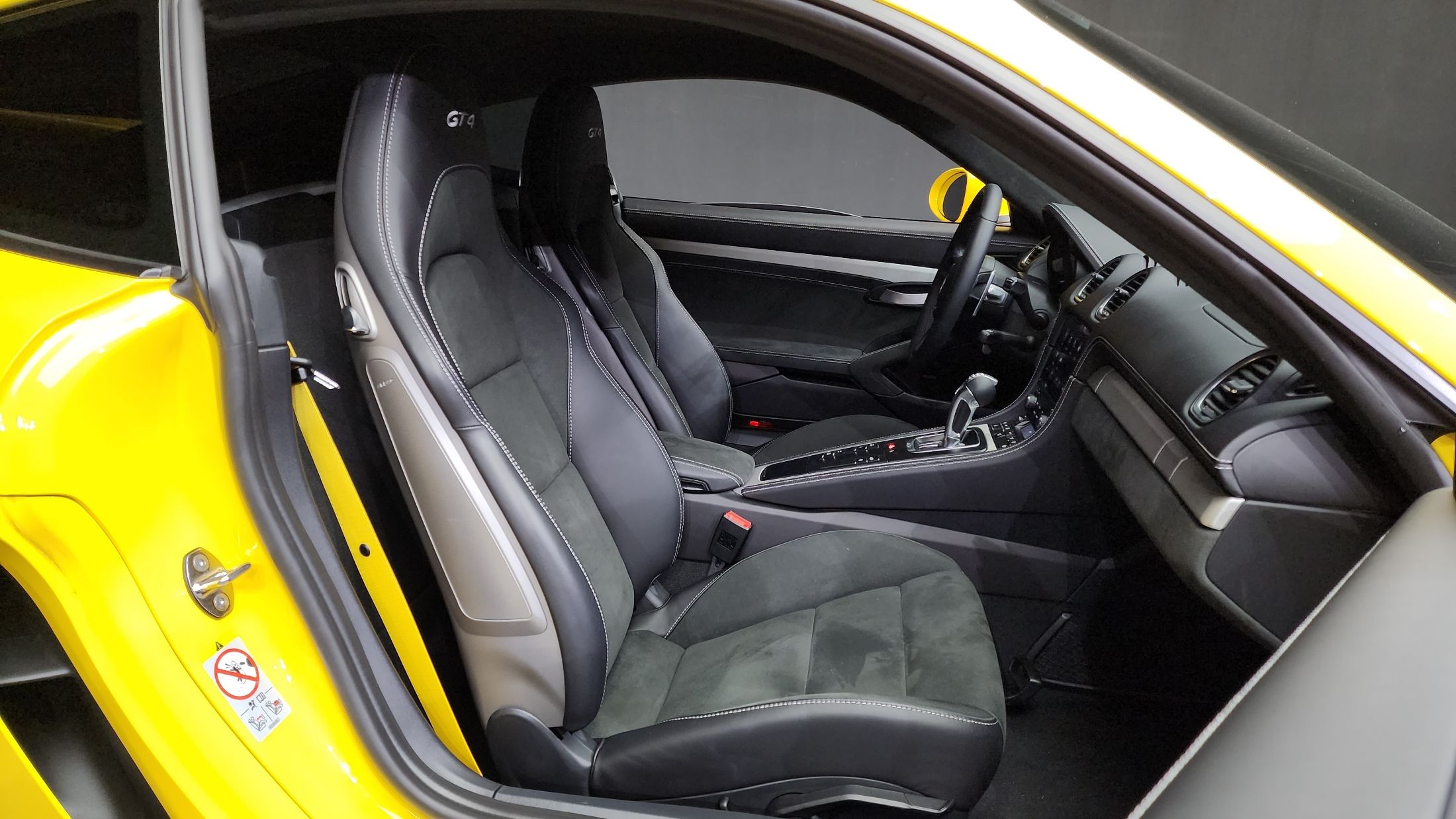 PORSCHE 718 CAYMAN 2023